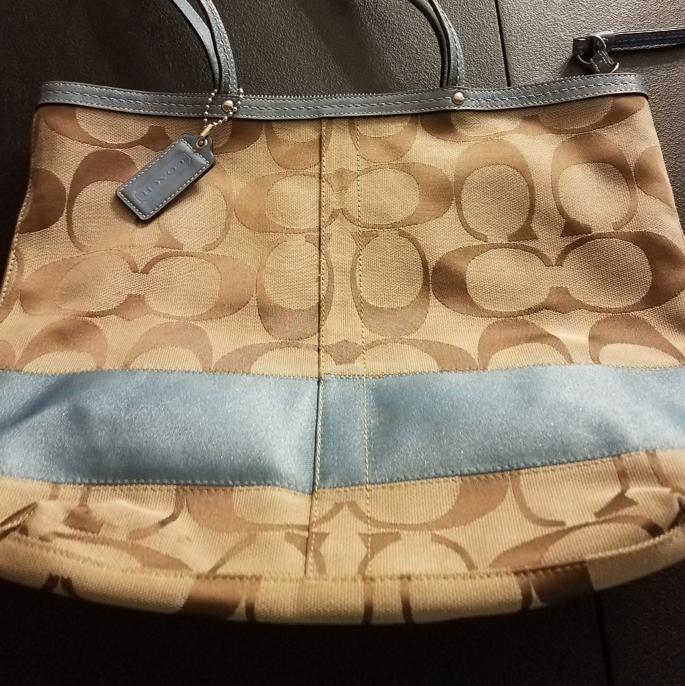 Coach handbag - Picture 3 of 3